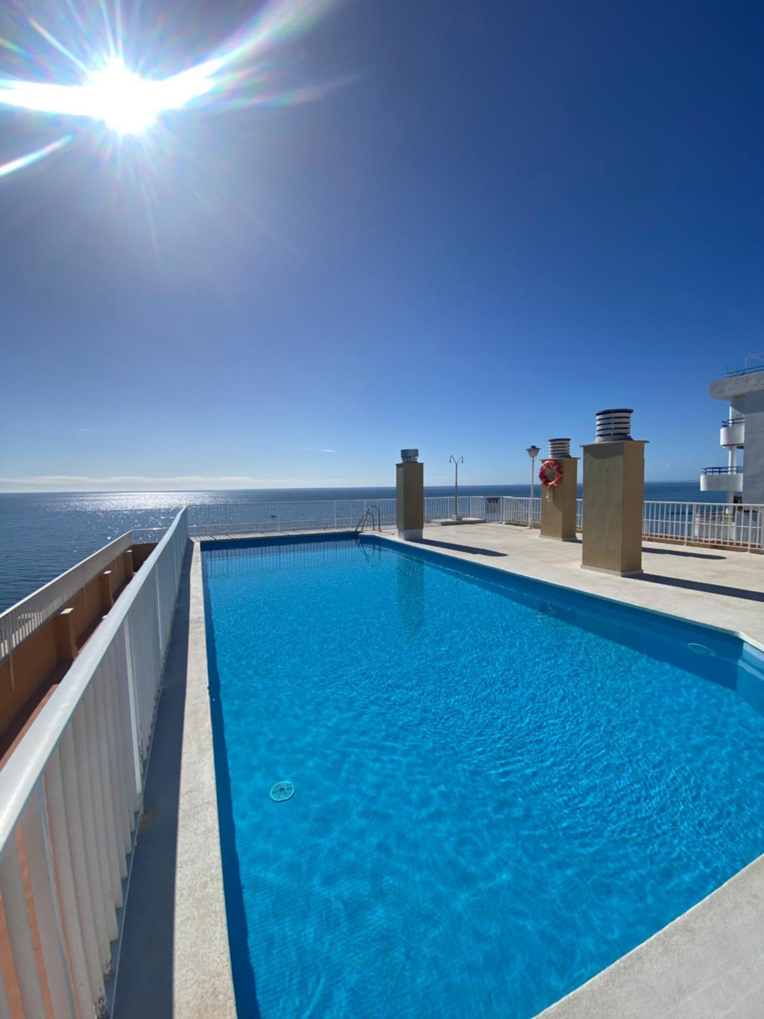 Marbella Beachfront Edificio Mayoral Primera Linea De Playa Y Centro Ciudad Con Barco Opcional Ngoại thất bức ảnh