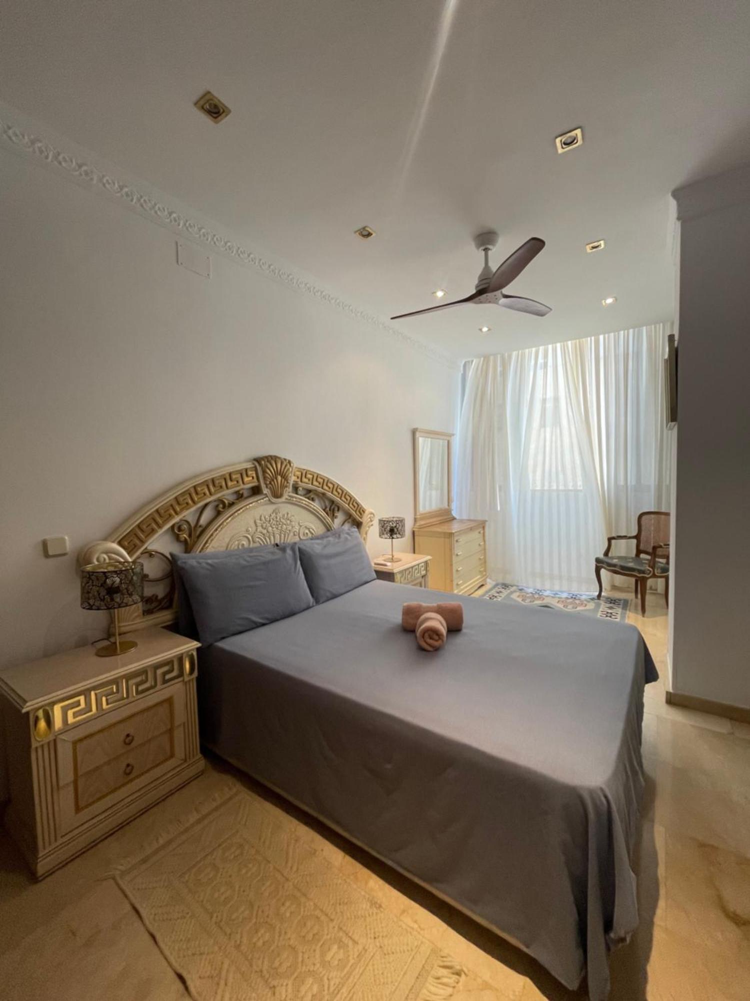 Marbella Beachfront Edificio Mayoral Primera Linea De Playa Y Centro Ciudad Con Barco Opcional Ngoại thất bức ảnh